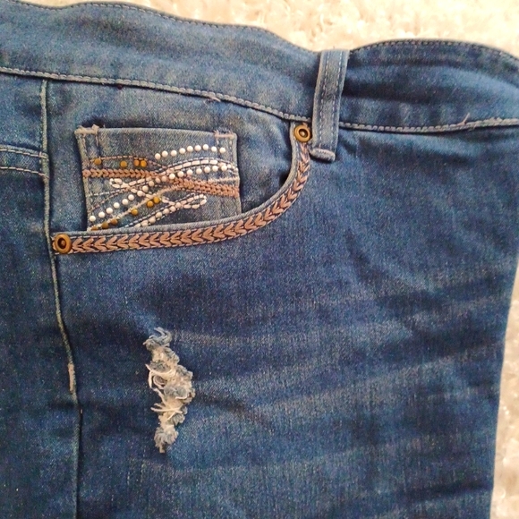 Cropped distressed Jeans - Picture 2 of 5